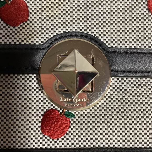 Kate Spade Audrey Orchard Toss Embroidered Apples Flap Crossbody Bag EUC - Picture 6 of 15